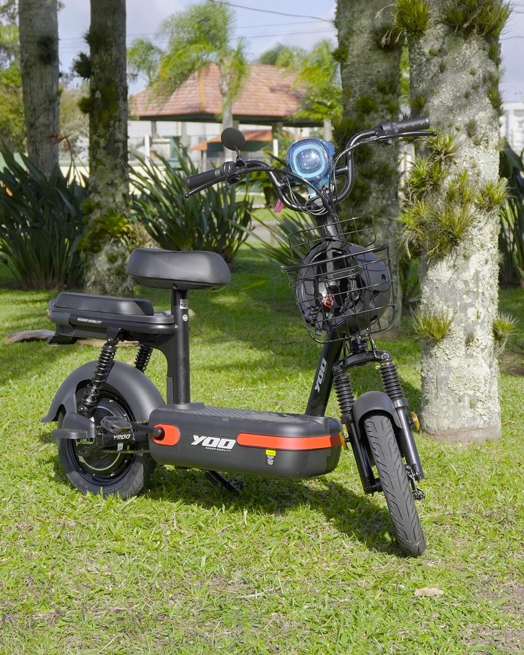 Yoo Y200 &mdash; detalhe lateral