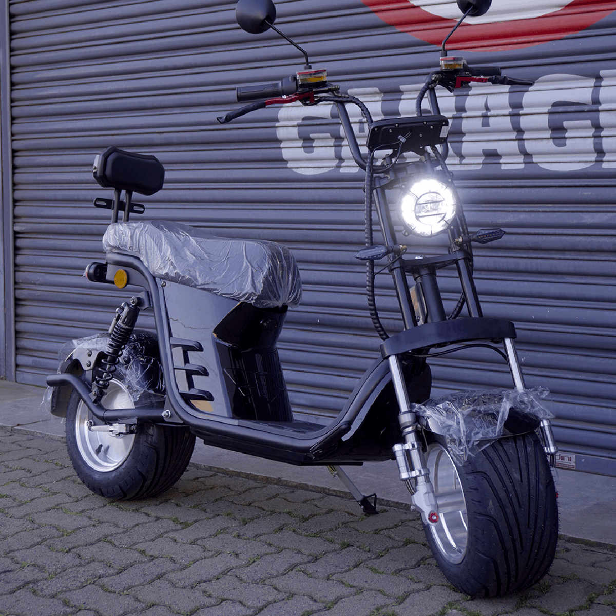 scooter modena preta